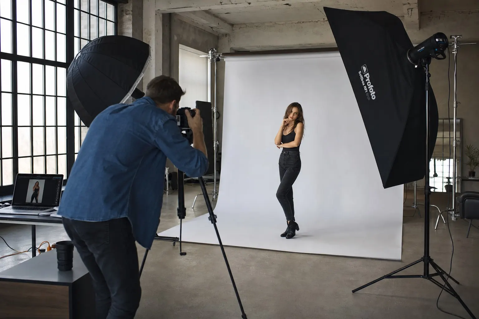 Sprzedam studio fotograficzne z wyposażeniem